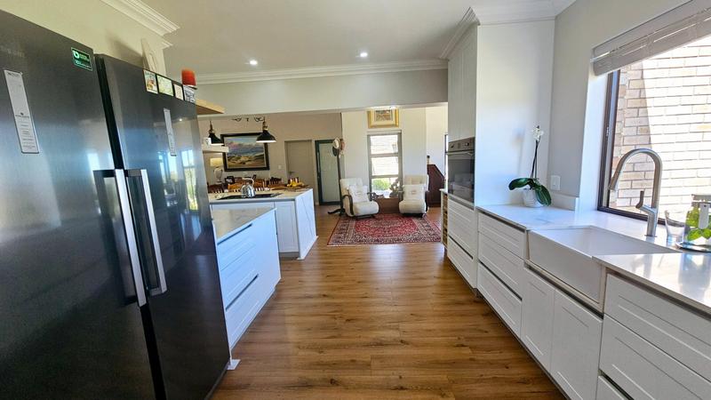 3 Bedroom Property for Sale in Dana Bay Western Cape